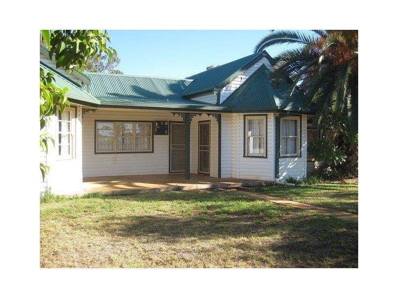 21 Leah Street, Cobar NSW 2835