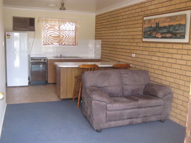 2/29 Leah Street, Cobar NSW 2835