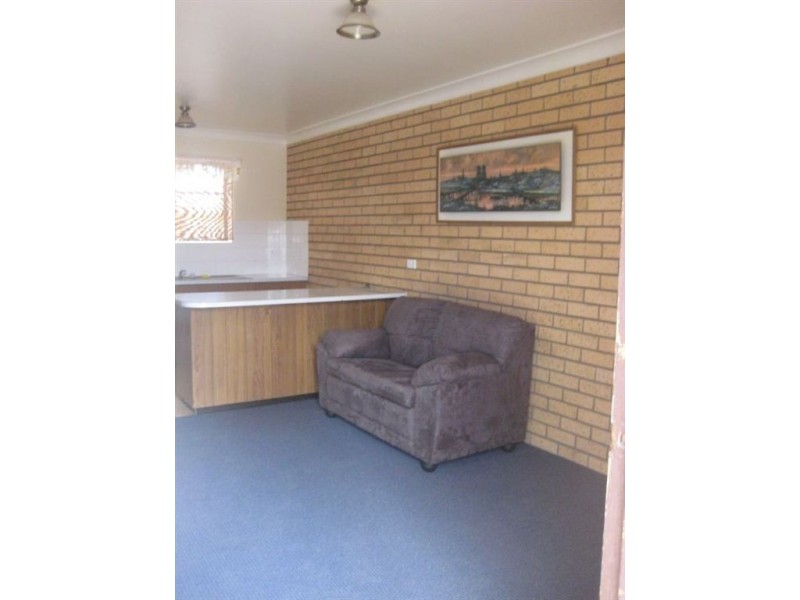 2/29 Leah Street, Cobar NSW 2835