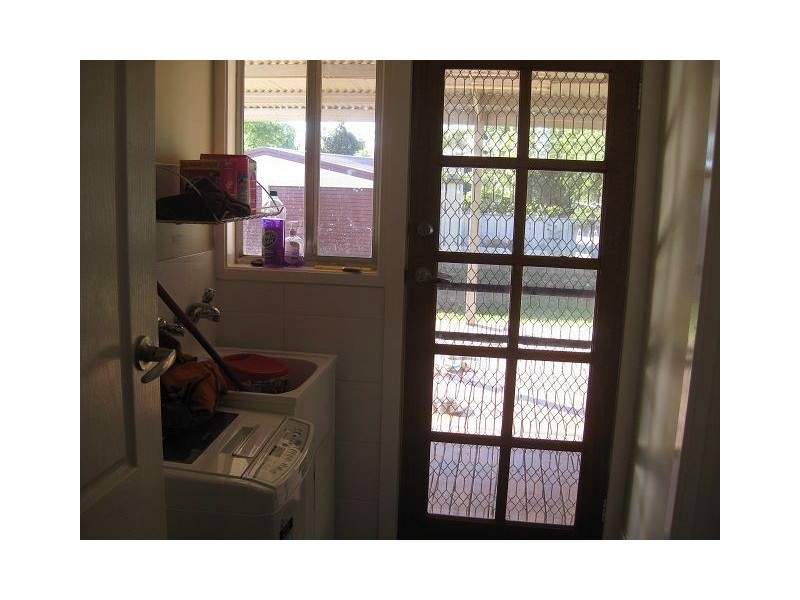 24 Woodiwiss Avenue, Cobar NSW 2835