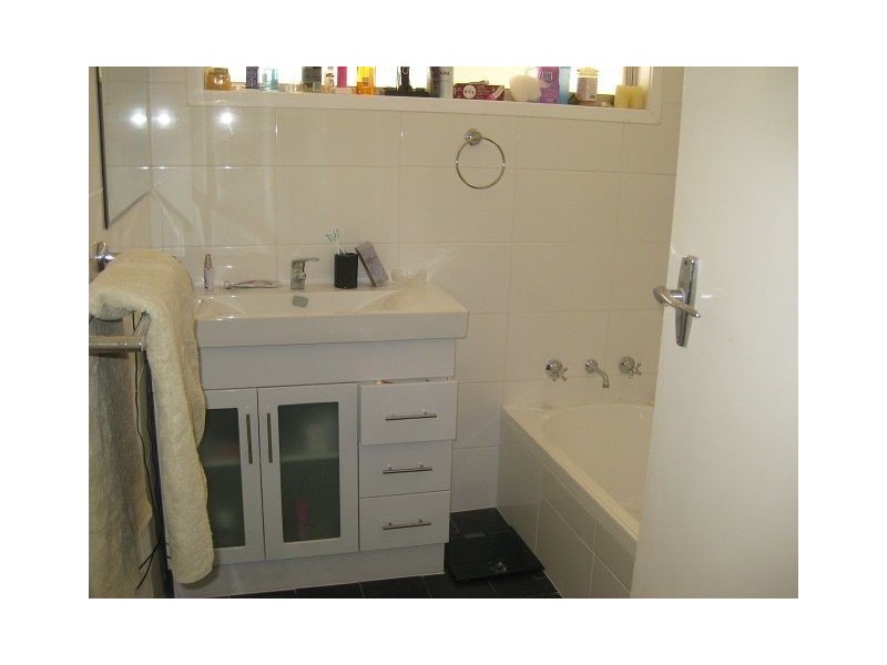 24 Woodiwiss Avenue, Cobar NSW 2835