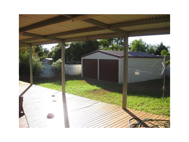 24 Woodiwiss Avenue, Cobar NSW 2835