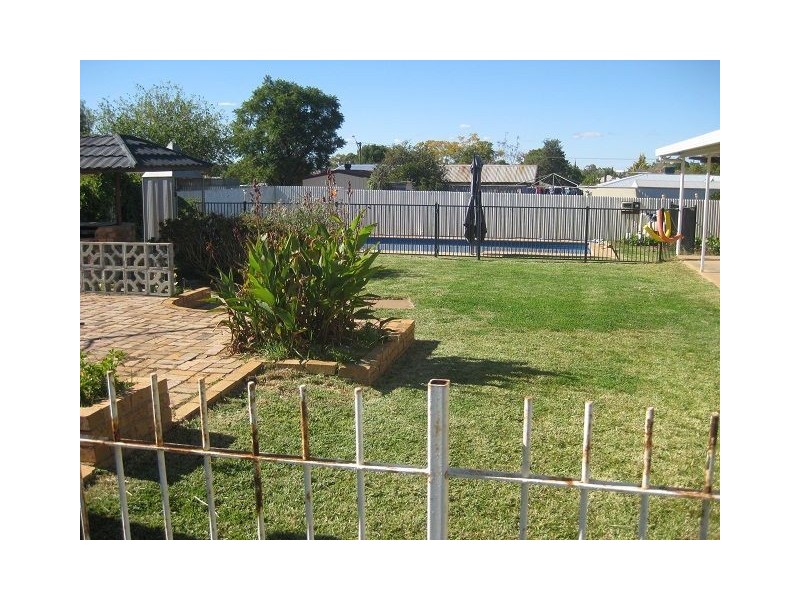 27 Bradley Street, Cobar NSW 2835