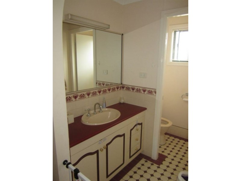 7 Louth Road, Cobar NSW 2835