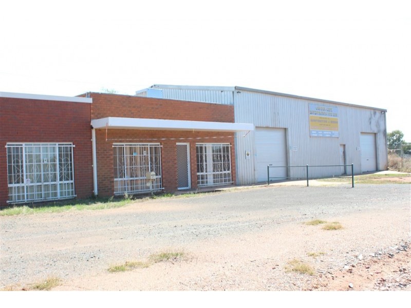 3-5 Cornish Street, Cobar NSW 2835