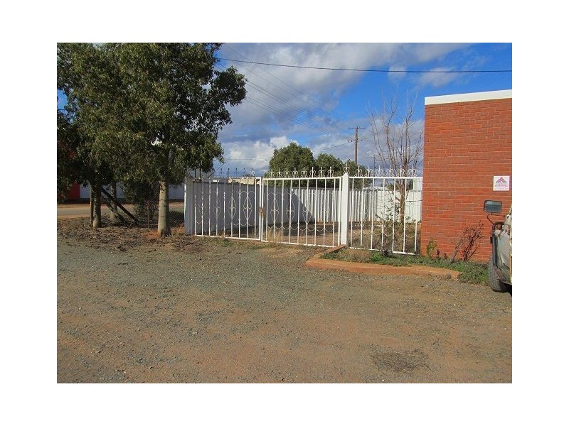 3-5 Cornish Street, Cobar NSW 2835