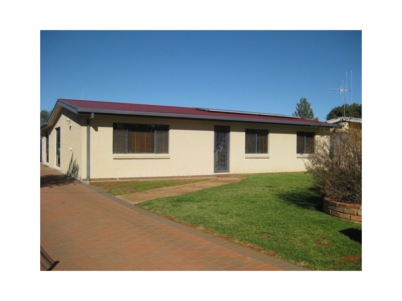 20 Brough Street, Cobar NSW 2835