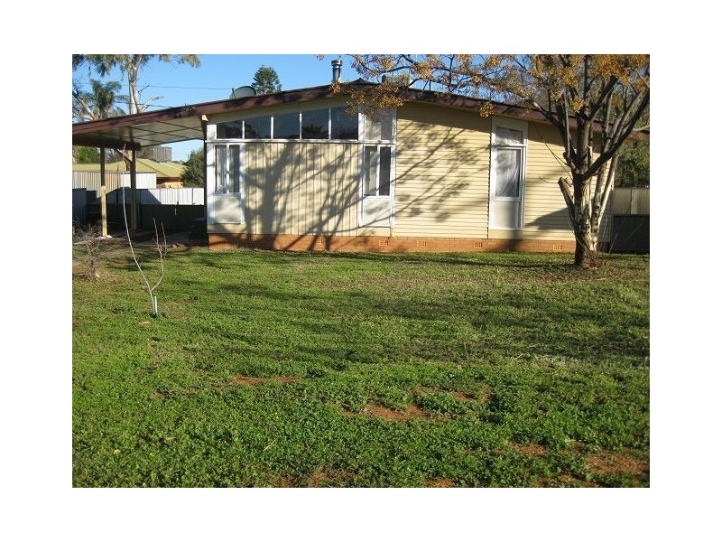 4 Lamrock Street, Cobar NSW 2835