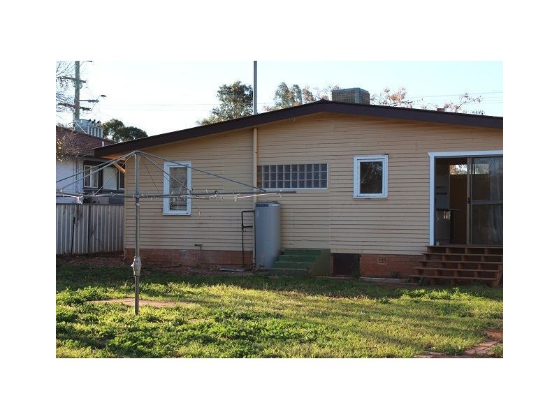 4 Lamrock Street, Cobar NSW 2835