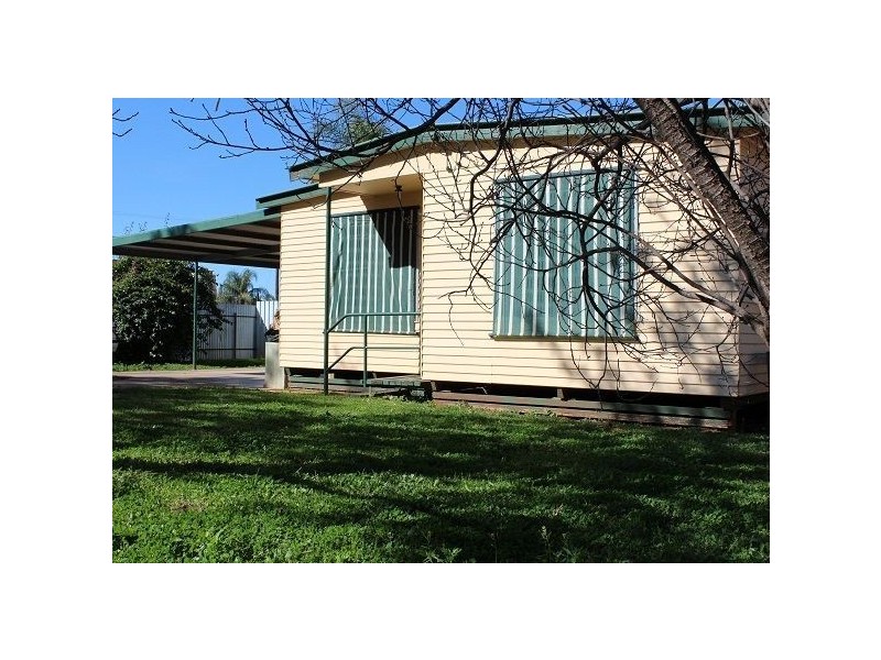 10 Woodiwiss Avenue, Cobar NSW 2835