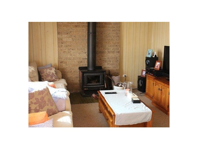 10 Woodiwiss Avenue, Cobar NSW 2835