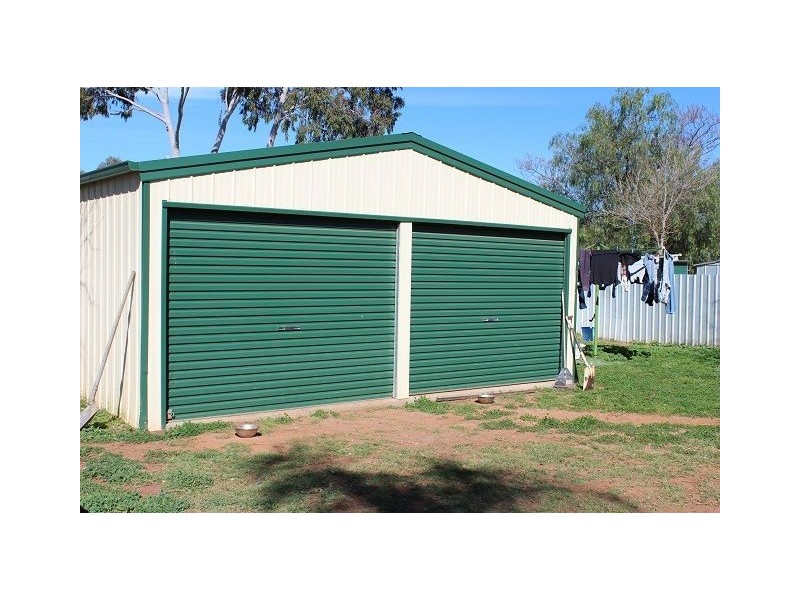 10 Woodiwiss Avenue, Cobar NSW 2835