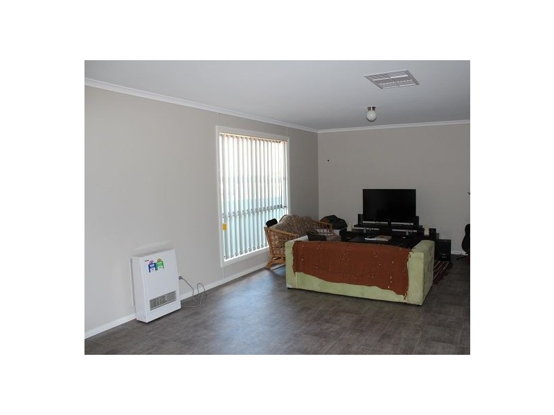 16 Duffy Drive, Cobar NSW 2835