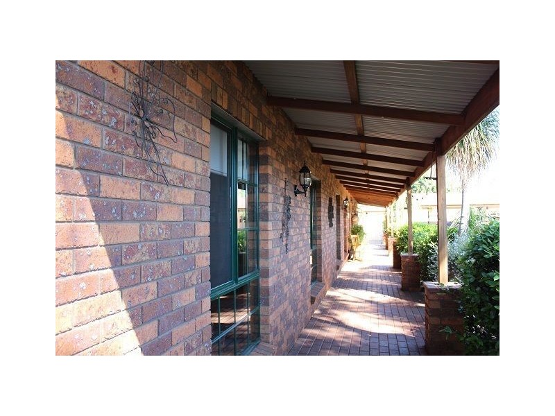 2 Louth Road, Cobar NSW 2835