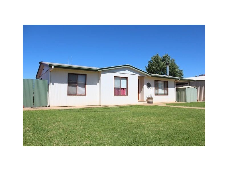 6 Railway Parade North, Cobar NSW 2835