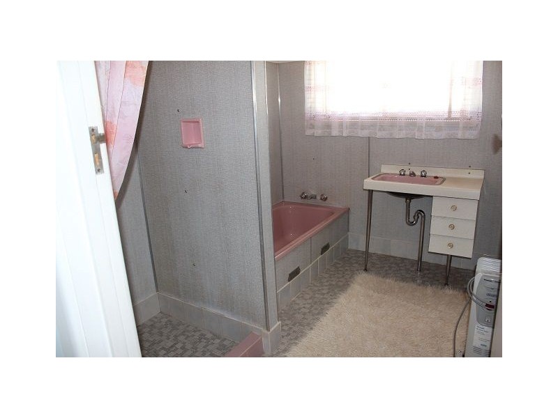 52 Bradley Street, Cobar NSW 2835