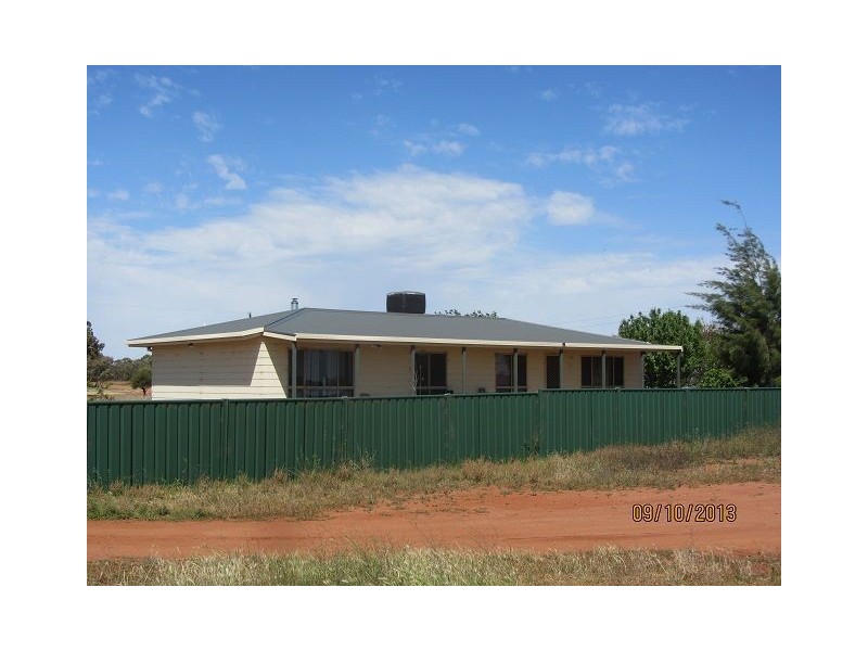 * Ashleigh Downs, Cobar NSW 2835