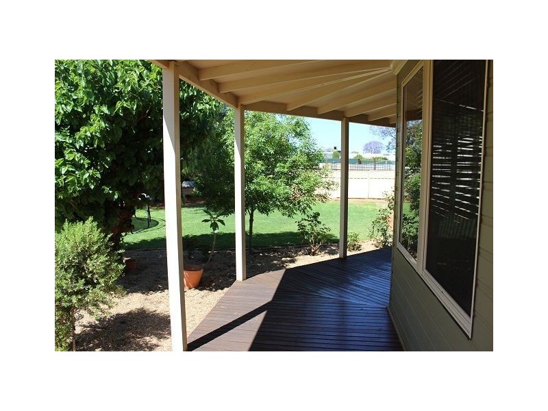 16 Linsley Street, Cobar NSW 2835