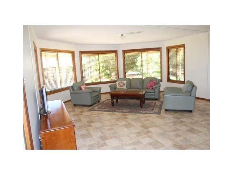 16 Linsley Street, Cobar NSW 2835