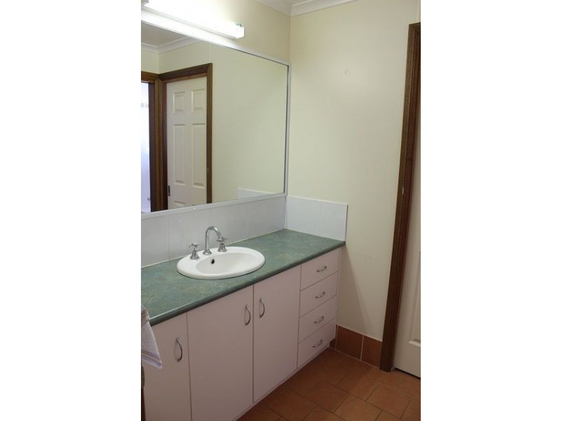 16 Linsley Street, Cobar NSW 2835