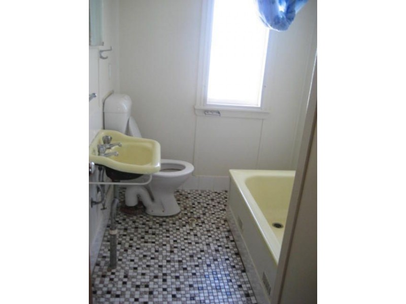 16 Rankin Street, Cobar NSW 2835