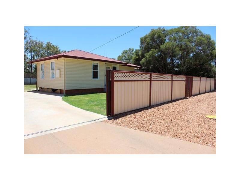 4 Wattle Drive, Cobar NSW 2835