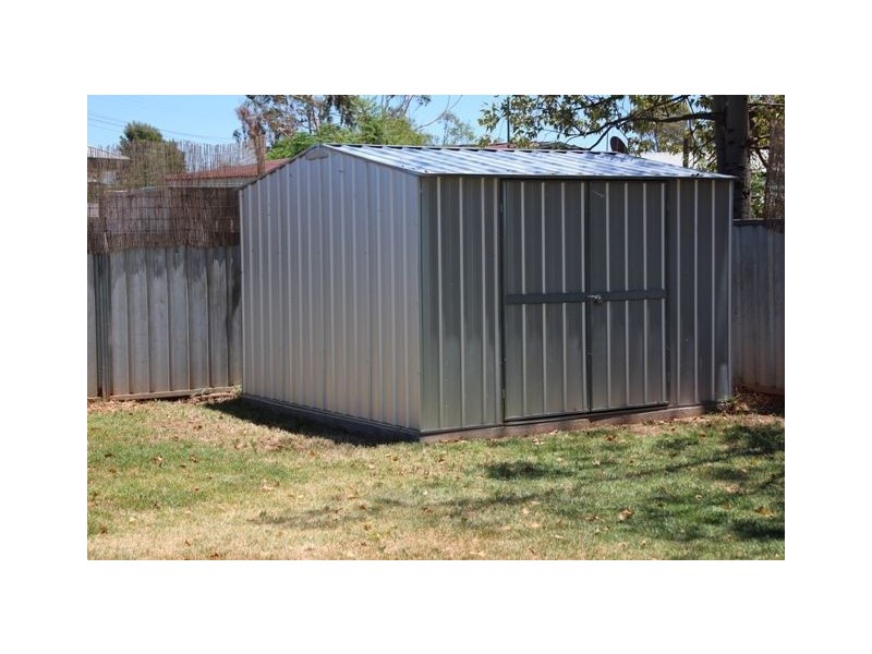 4 Wattle Drive, Cobar NSW 2835