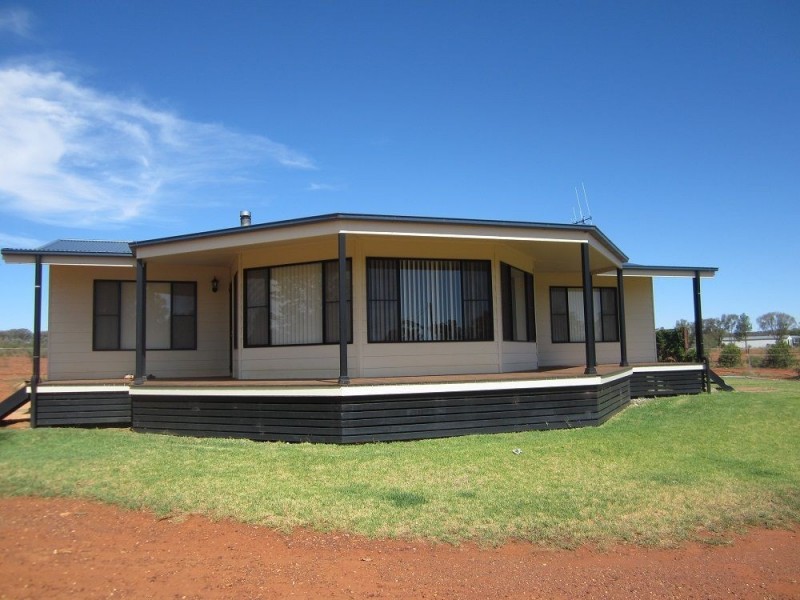 17 Lerida Road, Cobar NSW 2835