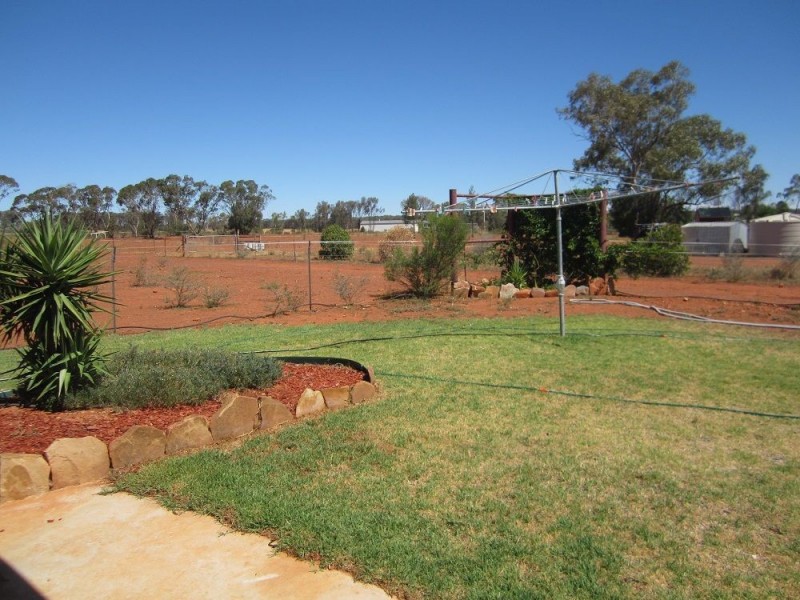 17 Lerida Road, Cobar NSW 2835