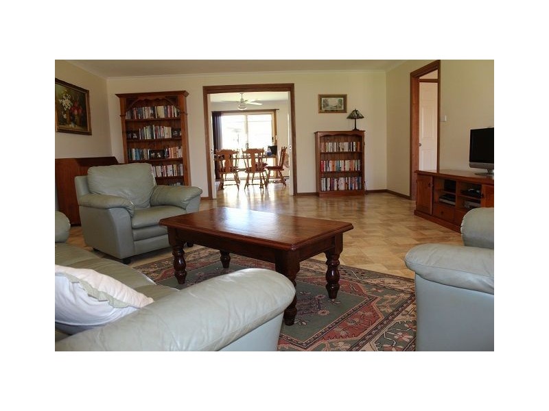 16 Linsley Street, Cobar NSW 2835