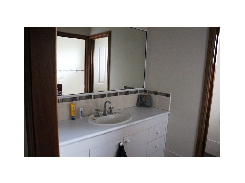 8 Duffy Drive, Cobar NSW 2835