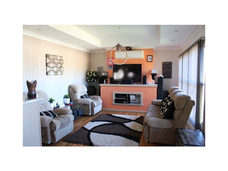 5 Woodiwiss ave, Cobar NSW 2835
