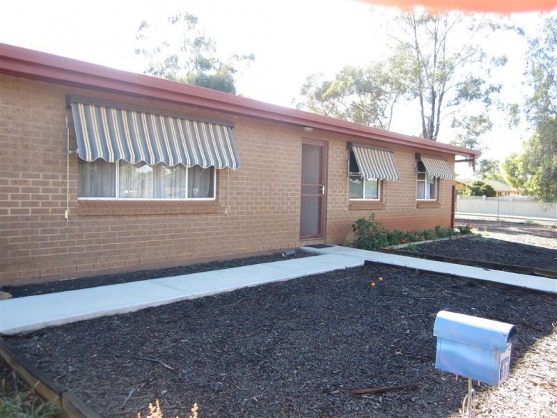17 Lamrock St, Cobar NSW 2835
