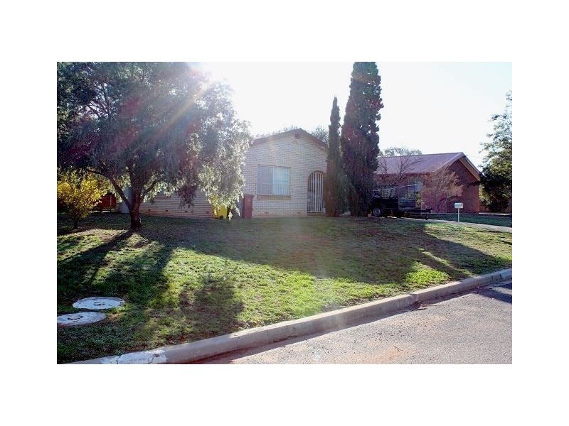 25 Lamrock Street, Cobar NSW 2835