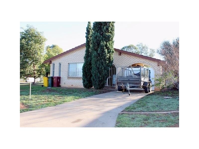 25 Lamrock Street, Cobar NSW 2835