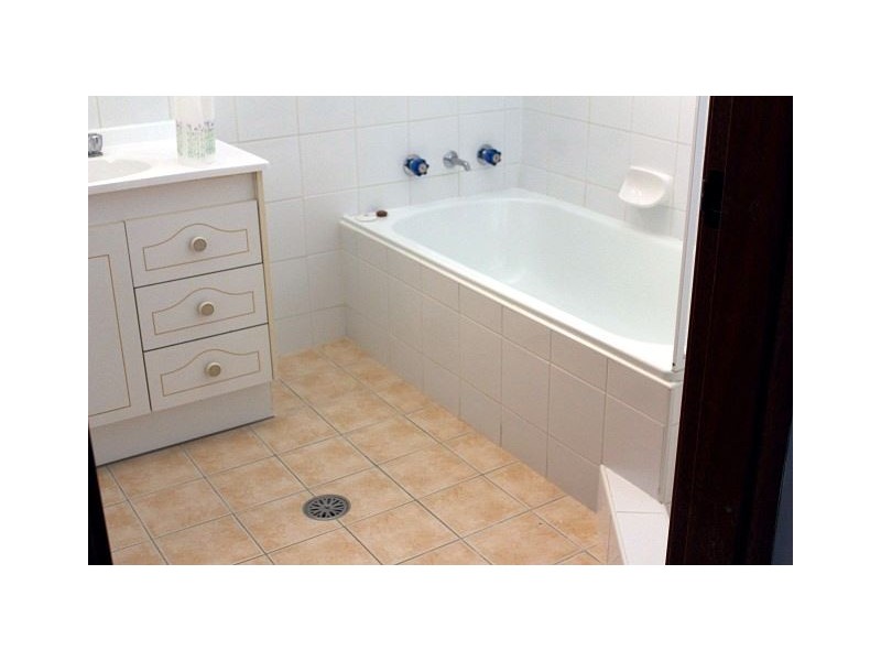 14 Bathurst Street, Cobar NSW 2835