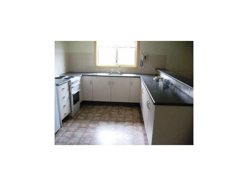 2/2 Hogan Place, Cobar NSW 2835