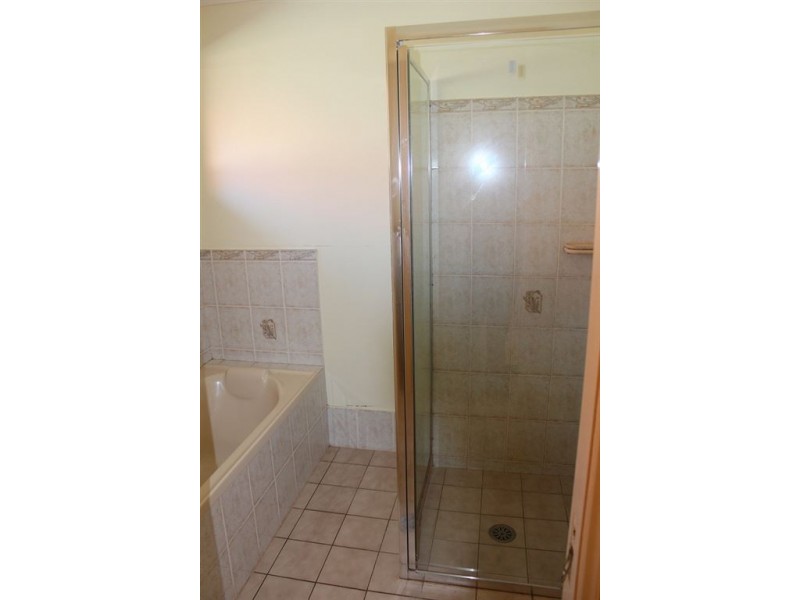 2/2 Hogan Place, Cobar NSW 2835