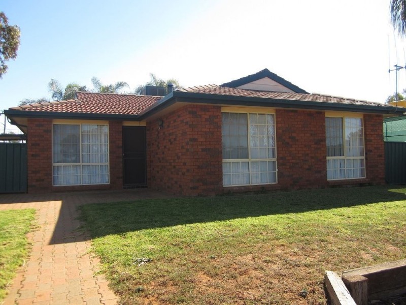 16 Wattle Drive, Cobar NSW 2835