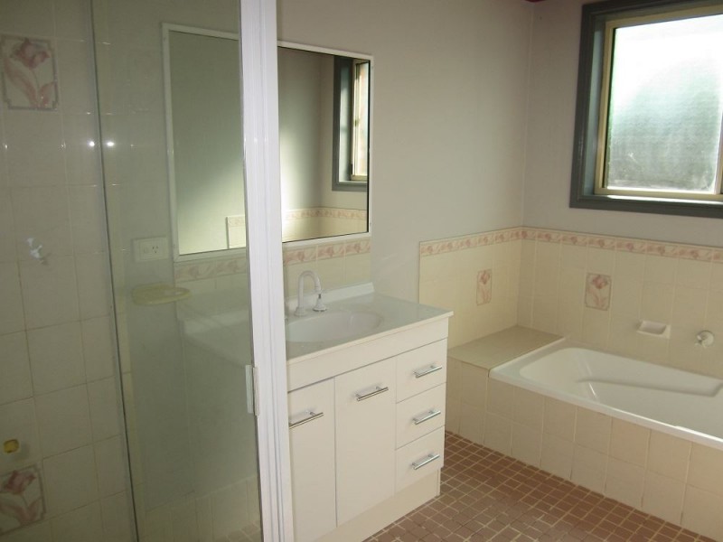 16 Wattle Drive, Cobar NSW 2835