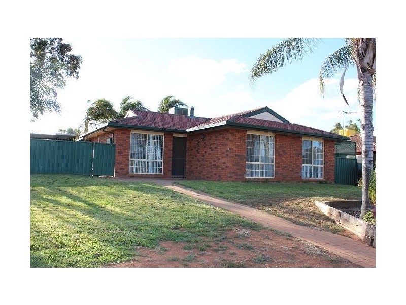 16 Wattle Drive, Cobar NSW 2835
