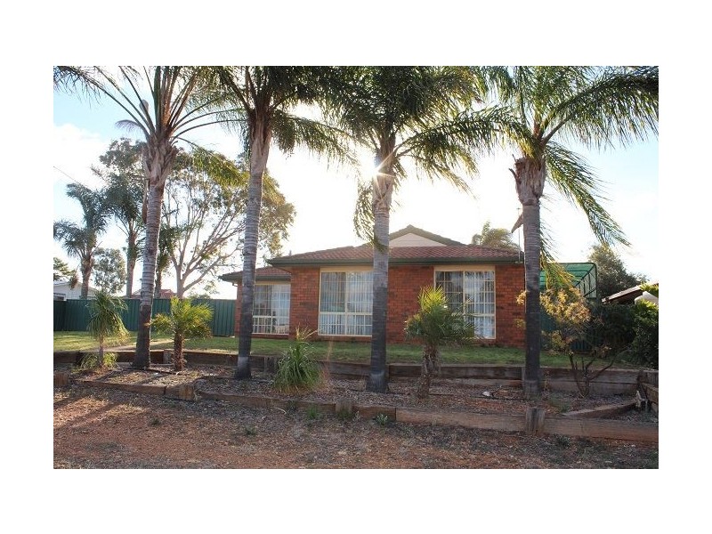 16 Wattle Drive, Cobar NSW 2835