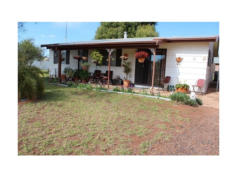 16 BROUGH ST, Cobar NSW 2835