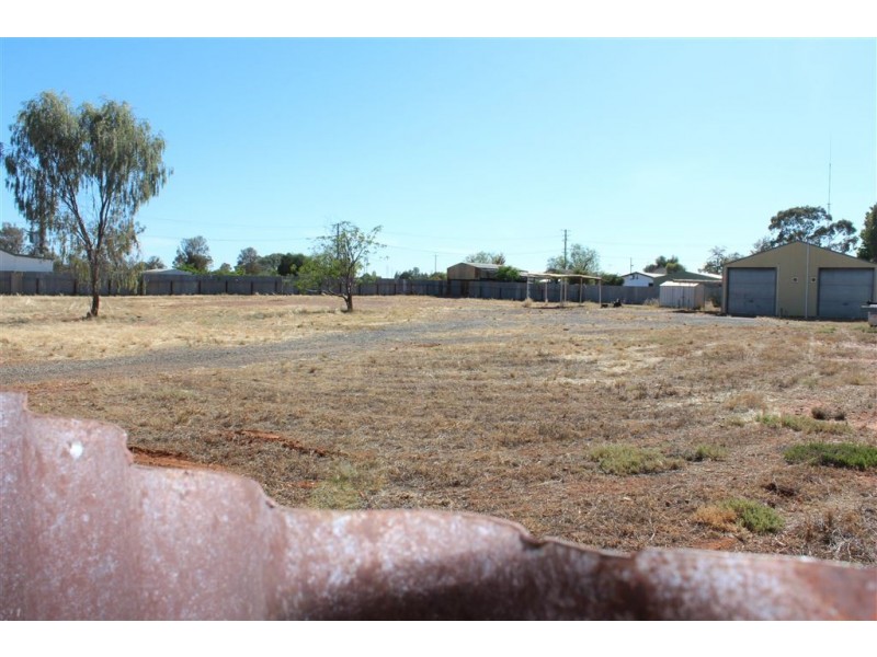 8, 9, 10 Cowper Street, Cobar NSW 2835