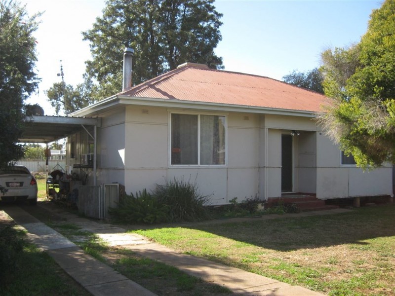 18 Warren St, Nyngan NSW 2825