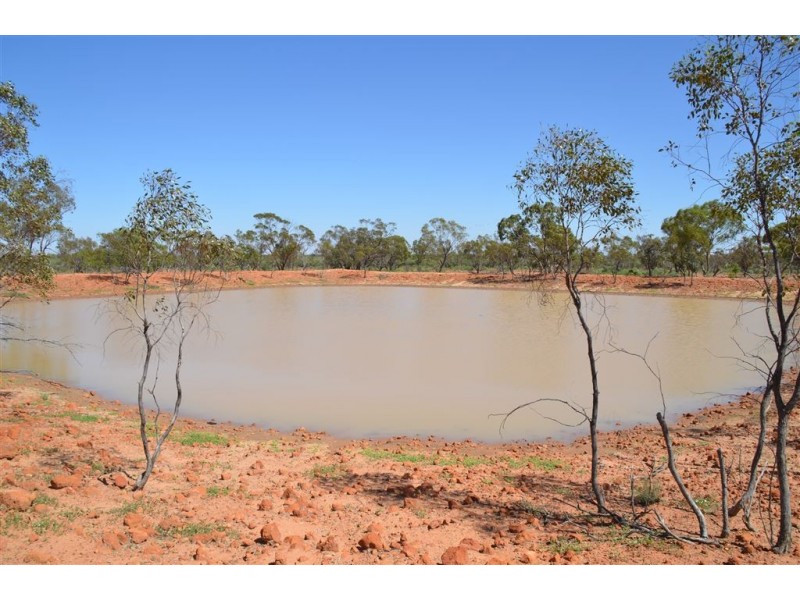 * The Range, White Cliffs NSW 2836