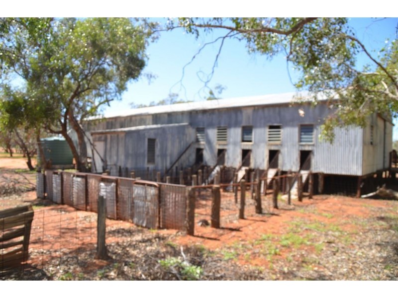 * The Range, White Cliffs NSW 2836