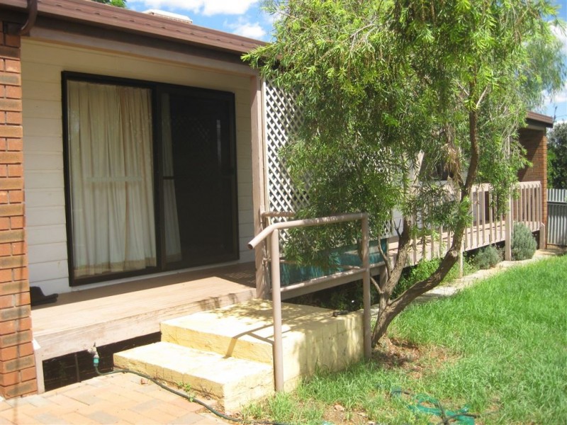 10 Bathurst St, Cobar NSW 2835
