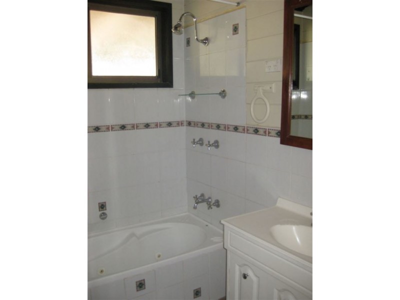 10 Bathurst St, Cobar NSW 2835