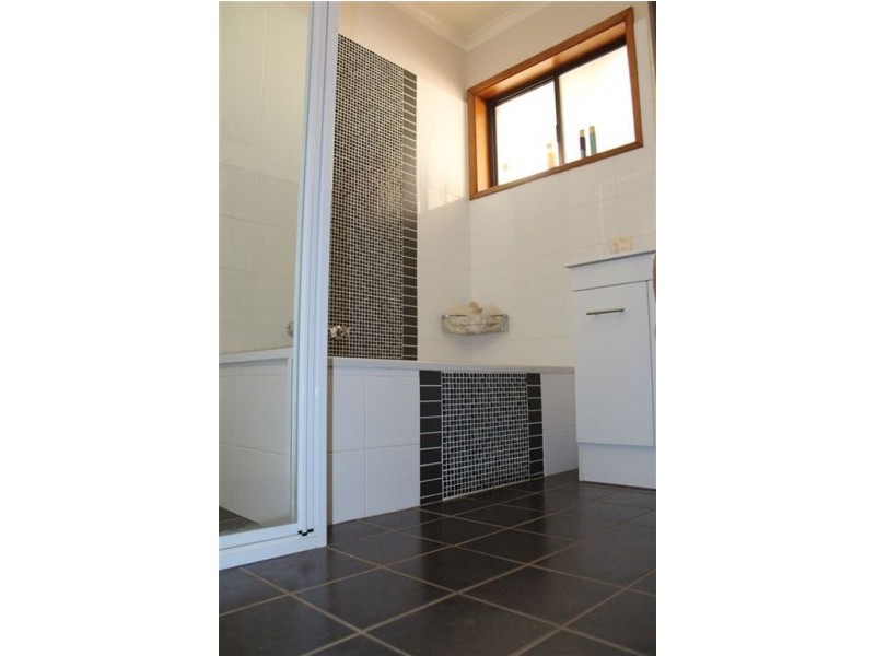 31 Mathews Street, Cobar NSW 2835